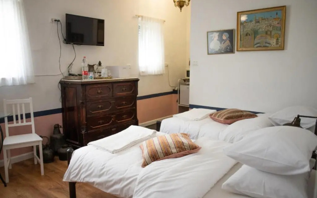 Tzefania Hotel