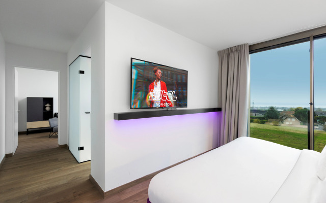 YOTEL Geneva Lake