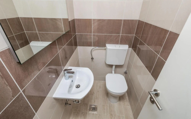Awesome Apartment in Stara Novalja With 2 Bedrooms and Wifi
