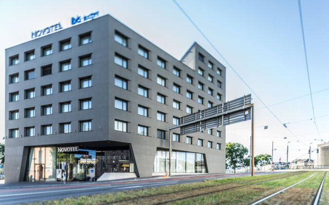 Отель Novotel Basel City вид на фасад