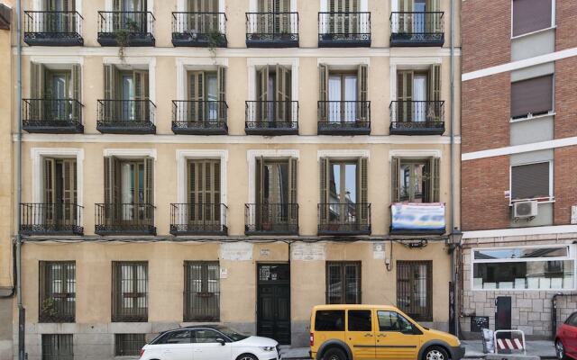 Отель Apartamento Catedral de la Almudena III вид на фасад