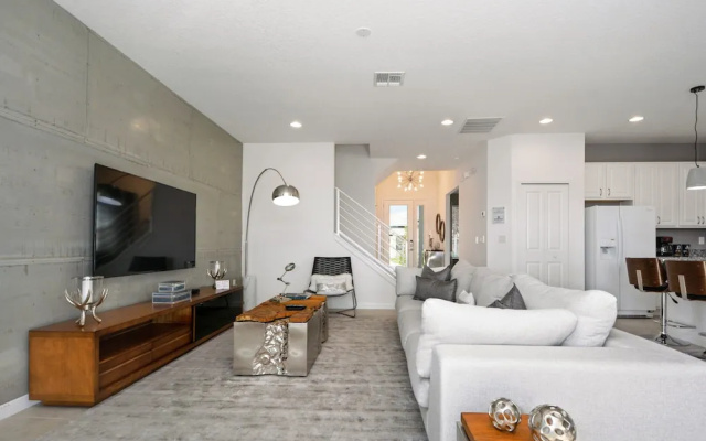 Stunning Vacation Home So3890