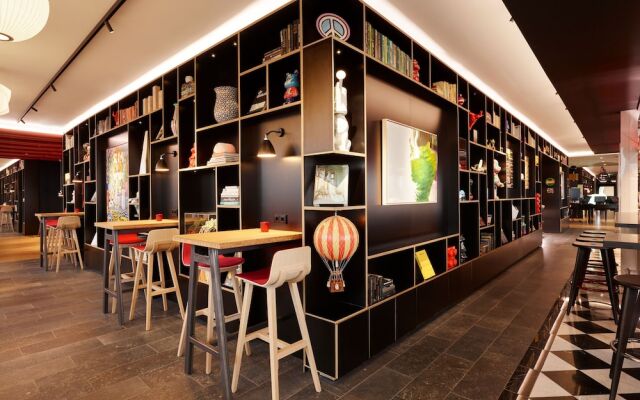 citizenM Los Angeles Downtown 0