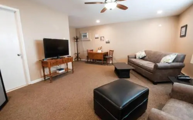 East Shore Lodging