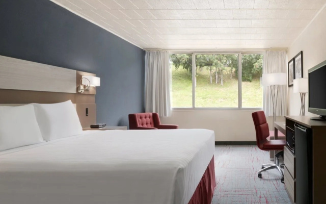Ramada by Wyndham Uniontown