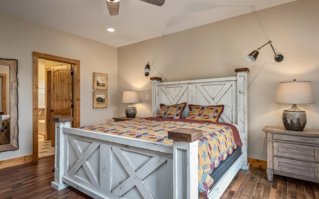 Tavia 5 Bedroom Home