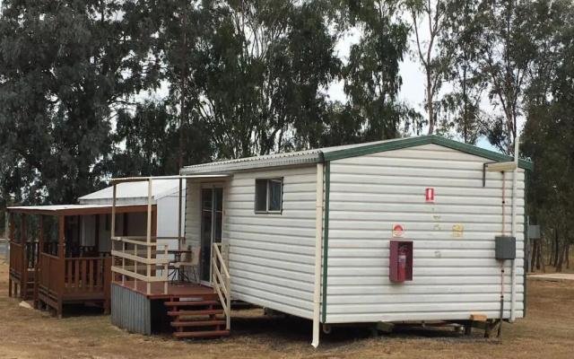 Oakridge Motel Tourist Park