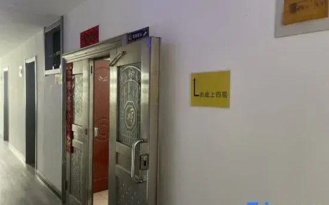 Huanhuan Hotel (Xiayuan Commercial City)