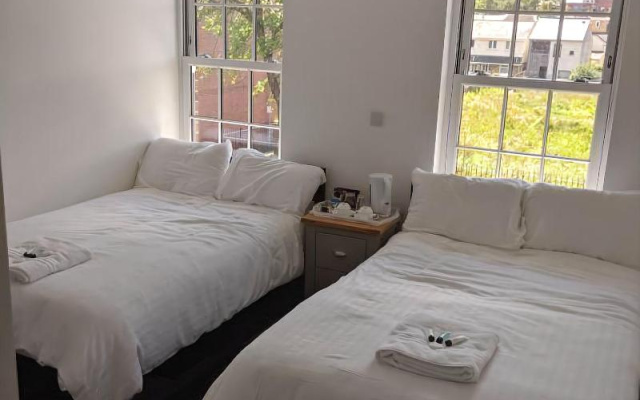 Crofts Hotel