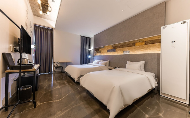 Hotel Road