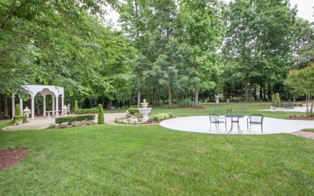Rosewood Manor Bed & Breakfast
