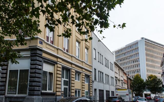 Отель Urban Suites Brussels Schuman Бельгия, Брюссель - отзывы, цены и фото номеров - забронировать отель Urban Suites Brussels Schuman онлайн вид на фасад