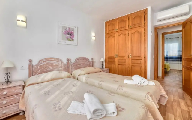 Villa - 4 Bedrooms with Pool and WiFi - 104984