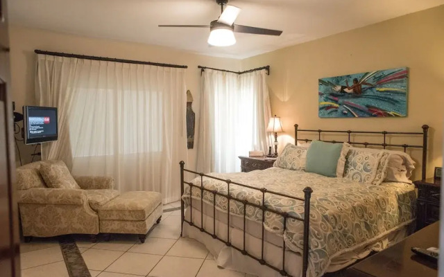 Las Olas A104 3 BR by Casago