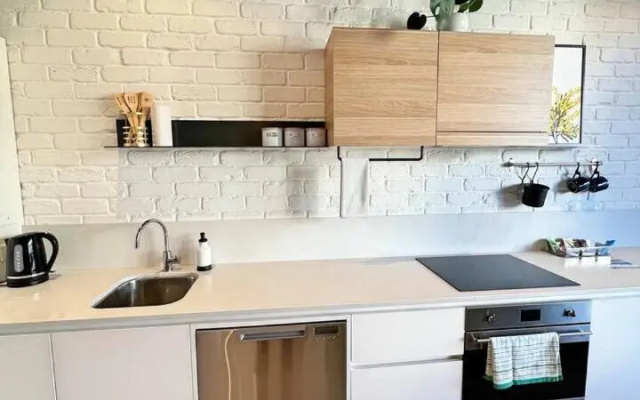 Industrial yet Modern, 1bd 1bth Apt - Woden
