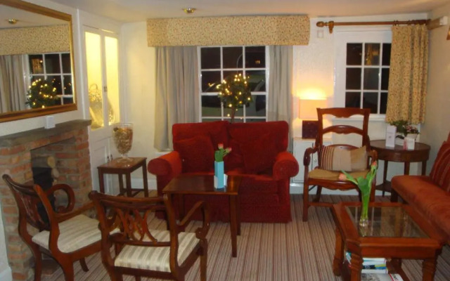 Magpies Restaurant with Rooms