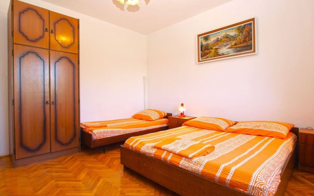 Apartment 1051