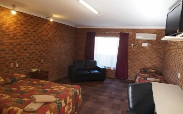 Cobar Town and Country Motor Inn
