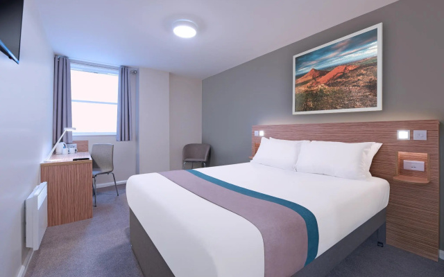Travelodge Gatwick Airport Central