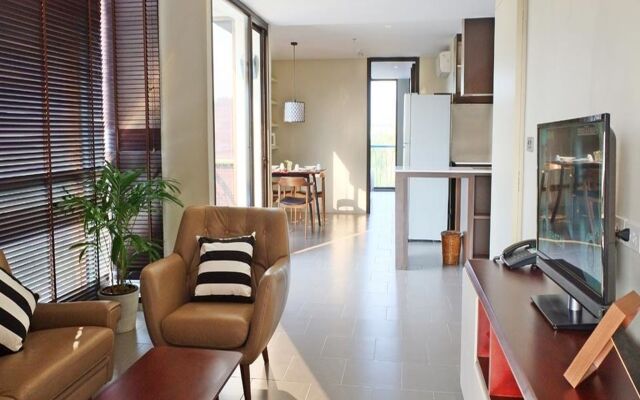 Balcony Courtyard Sriracha Hotel & Serviced Apartments комната для гостей