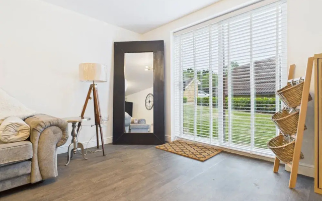 Modern Chaffordhundred Apartment Long Stay Sleeps2