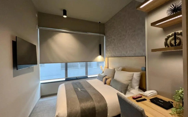 Icon 100 Luxury Apartasuites