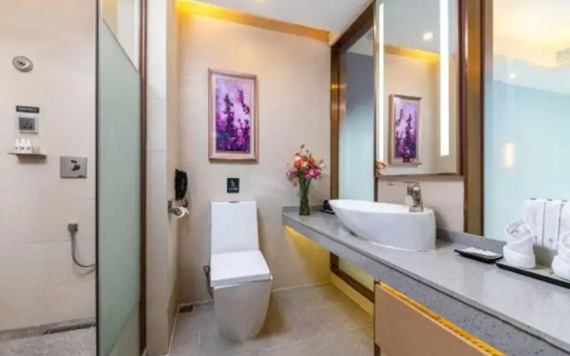 Lavande Hotel (Shenzhen Airport, Fuyong Metro Station)