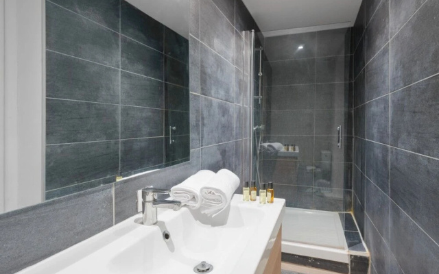 Large 1 Bedroom Apartment "rue de la Loge"!