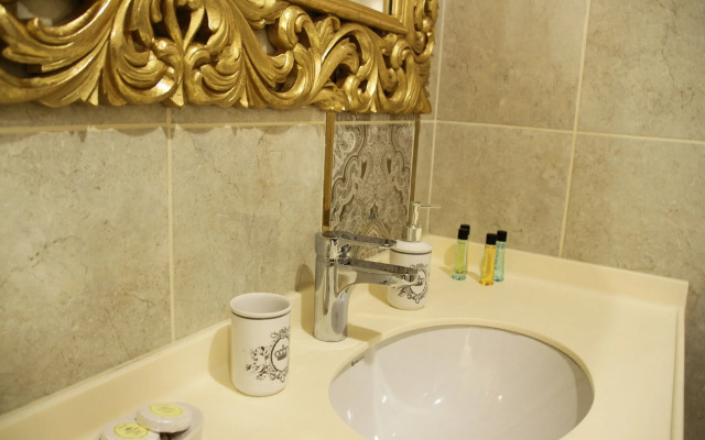 Taksim Peri Suite