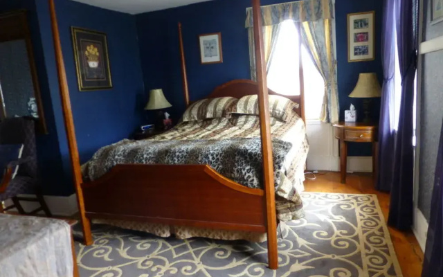 The Birchwood Inn