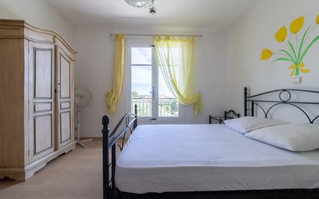 Lavish Villa in Carpentras With Private Swimming Pool