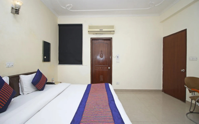 OYO 7619 Hotel VRS