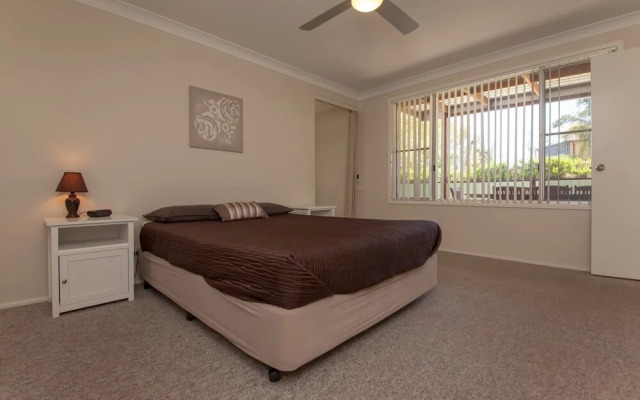 Shoalz, 28 Rigney Street