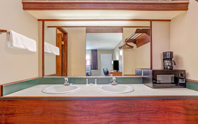 Super 8 by Wyndham Albany/Corvallis