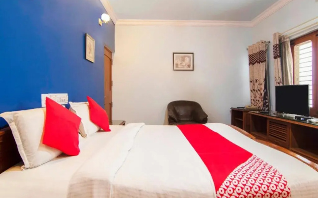 Eyrie Comforts BY OYO Rooms