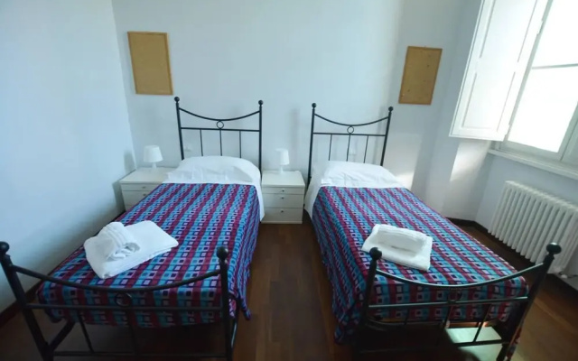 Immaculate 2-bed Apartment in Firenze