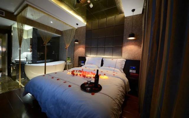 Crystal Theme Hotel