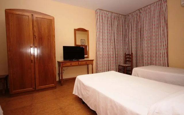 Hotel de Montaña Cueva Ahumada