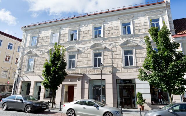 Отель Vilnius Apartments & Suites - Town Hall Литва, Вильнюс - отзывы, цены и фото номеров - забронировать отель Vilnius Apartments & Suites - Town Hall онлайн вид на фасад