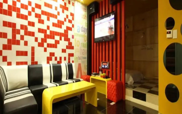 Show Hotel