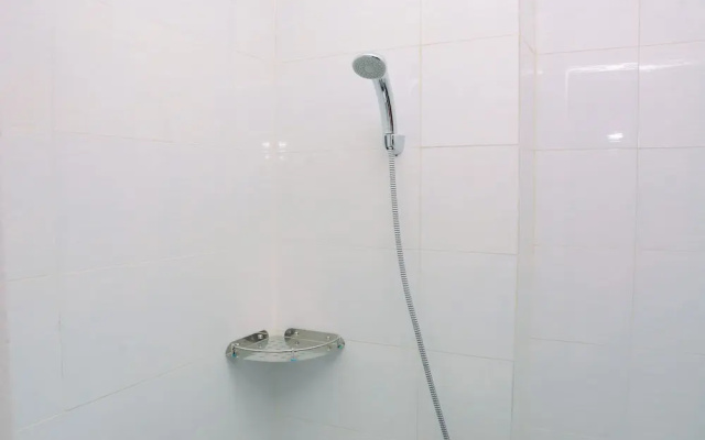 Affordable Room at Guesthouse Galuh Mas