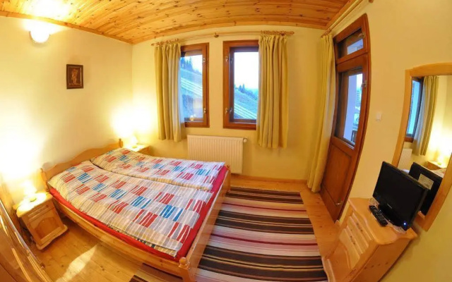 Eco House Family Hotel
