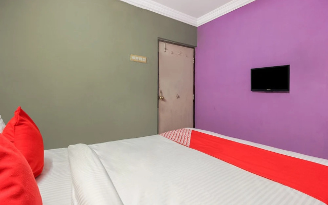 OYO 26562 Dazzle Lodge