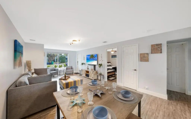 Sunny Waterside B in Dania Beach
