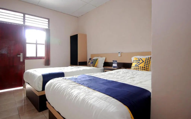 OYO 2647 Anissa Guest House