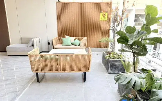 Meiyu Serviced Apartment (Zhongshan Park Subway Station)