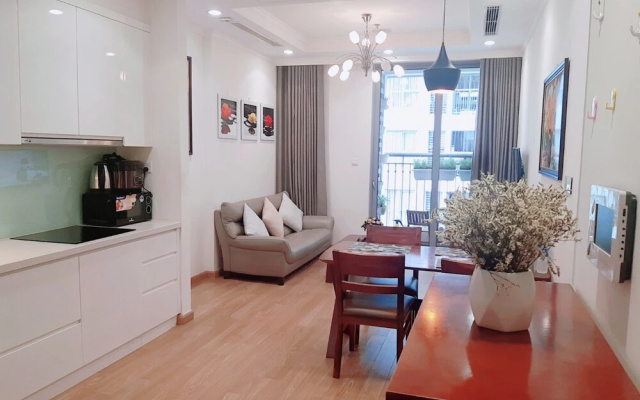 Bom Homestay Vinhomes Times City
