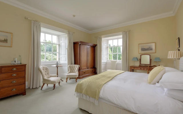 JOIVY Gilmerton House - Historic Scottish Mansion