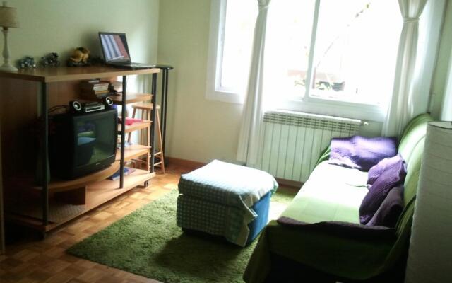 Отель Motorsport Bed & Breakfast Барселона комната для гостей