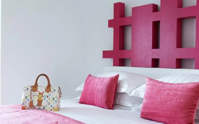 Avant Garde Suites